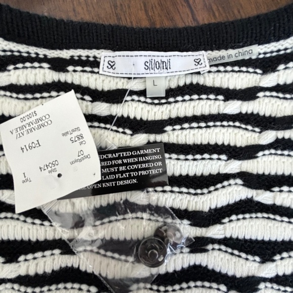 Sioni black and white graphic knit cardigan size L NWT - Picture 15 of 15
